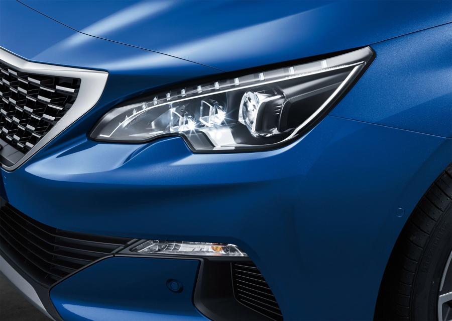 Детали экстерьера Peugeot 408 2018 года  (CN) (фото 2 из 8)